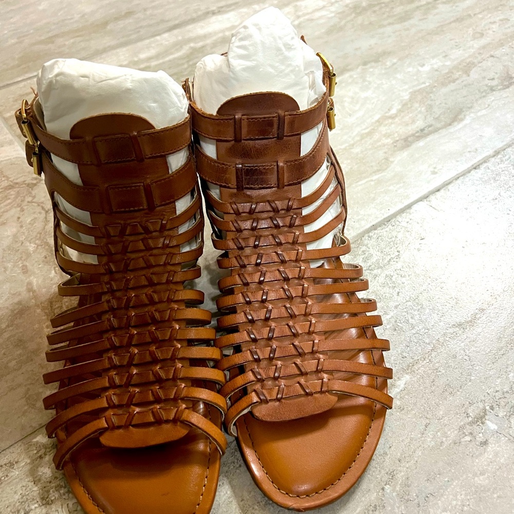Vince Camuto gladiator sandals. Well kept, great condition. No box Pet free home